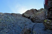 52 Utilissima fune per l'impegnativo utlimo tratto su roccia